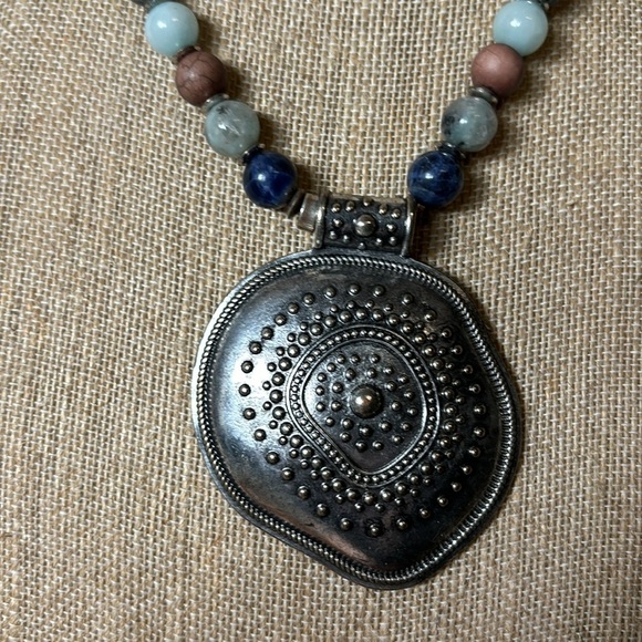 Earth tone Agate Necklace - Picture 2 of 5